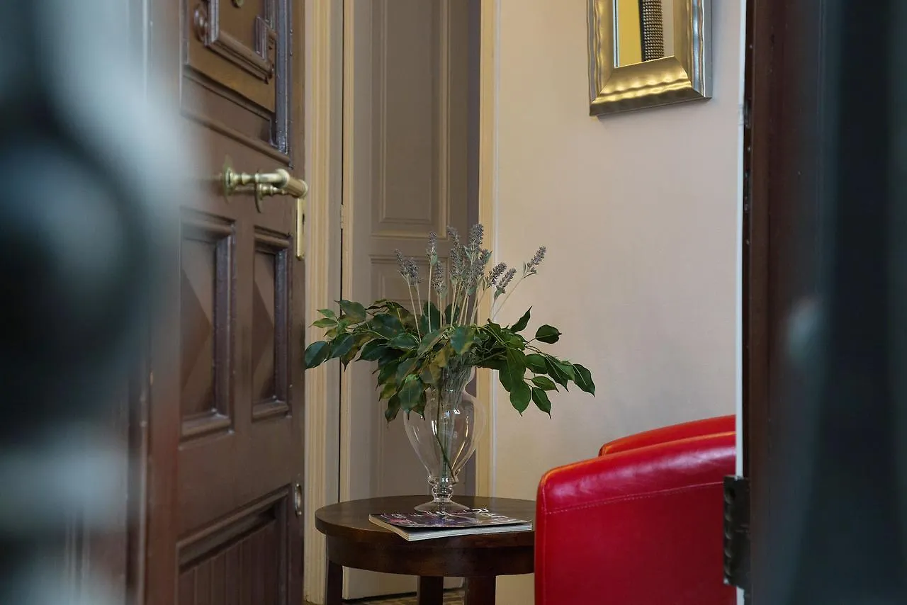 Opening Doors Aribau Apartment Barcelona