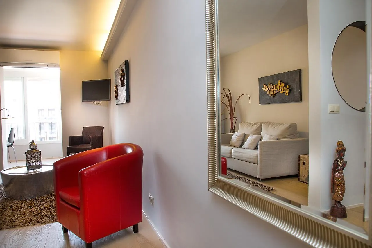 Opening Doors Aribau Apartment Barcelona
