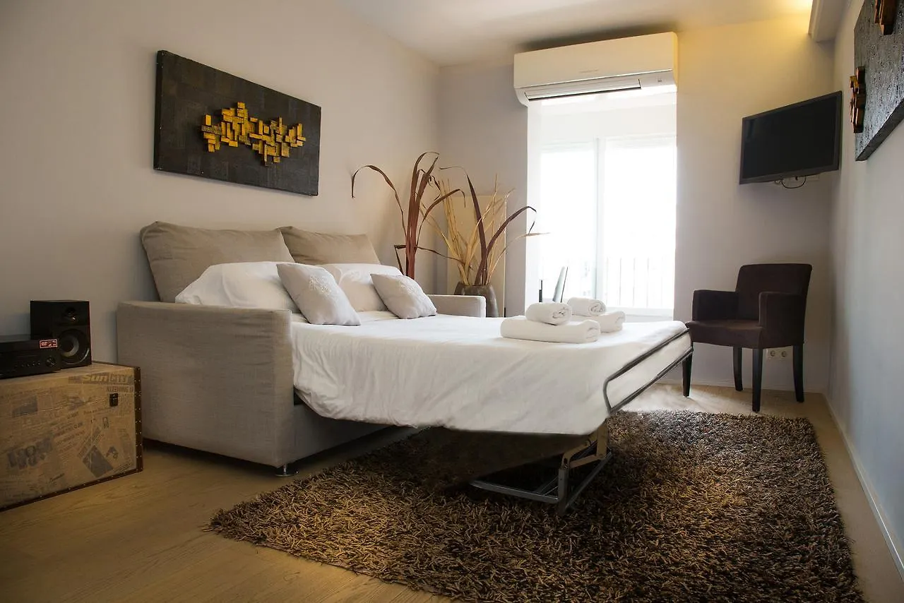 Opening Doors Aribau Apartment Barcelona Spain