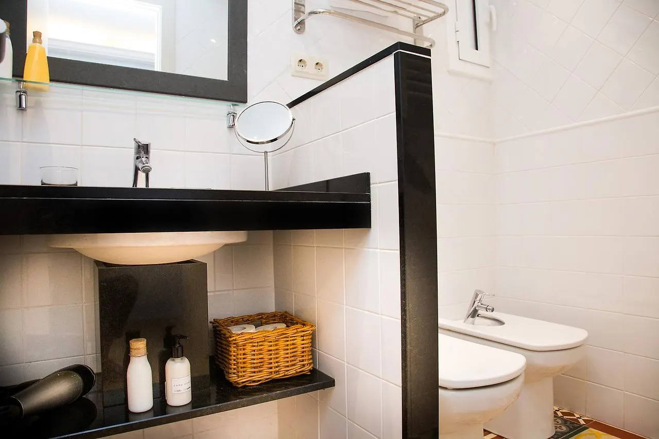 Opening Doors Aribau Apartment Barcelona